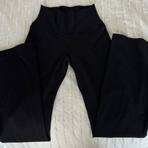 Aritza Black High-Waisted Leggings